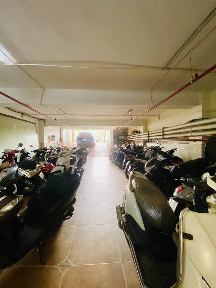 Bán tòa văn phòng mặt phố Bạch Mai 8 tầng 1 hầm thang máy, 208m2, mặt tiền 8.5m, 208 tỷ