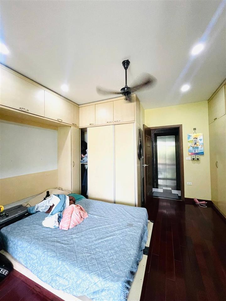 Bán nhà Lý Quốc Sư, 5 tầng, mặt tiền 8.5m, 50m2, giá 34.5 tỉ, homestay, apartment