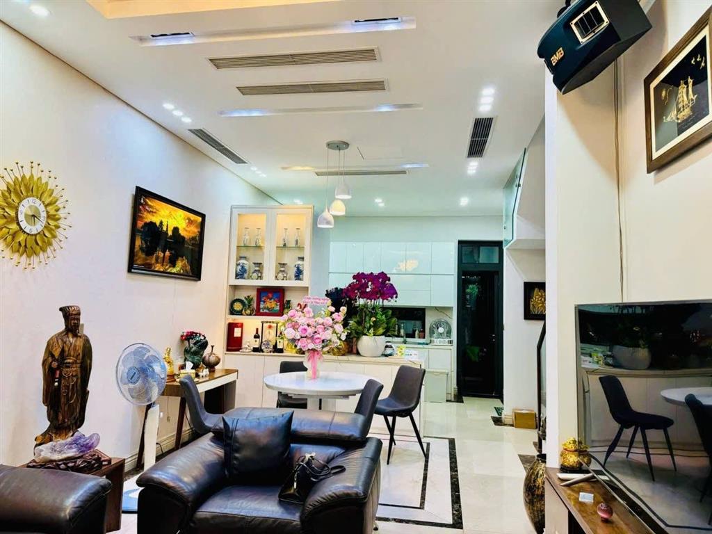 Đẹp hiếm! Bán nhà mặt phố Trung Phụng 50m2, 6 tầng thang máy, mặt tiền 5m, 32,8 tỉ, KD