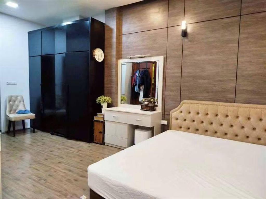 Bán nhà phố Trần Hưng Đạo, 40m2, 5 tầng, mặt tiền gần 4m, 19.8 tỉ, nhà đẹp ở luôn, ô tô