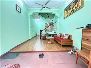 Bán nhà phố Trần Quốc Toản, 35m2, 3 tầng, mặt tiền gần 4m, 17.5 tỉ, trung tâm, ngõ ô tô