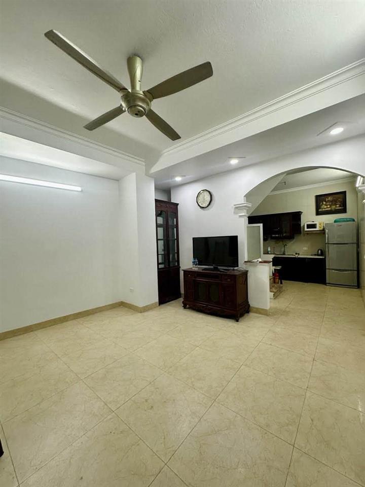 Bán nhà phố Kim Ngưu 40m2, 4 tầng, mặt tiền 5m, 9.9 tỉ, ngõ rộng xe máy quay đầu, ở luôn