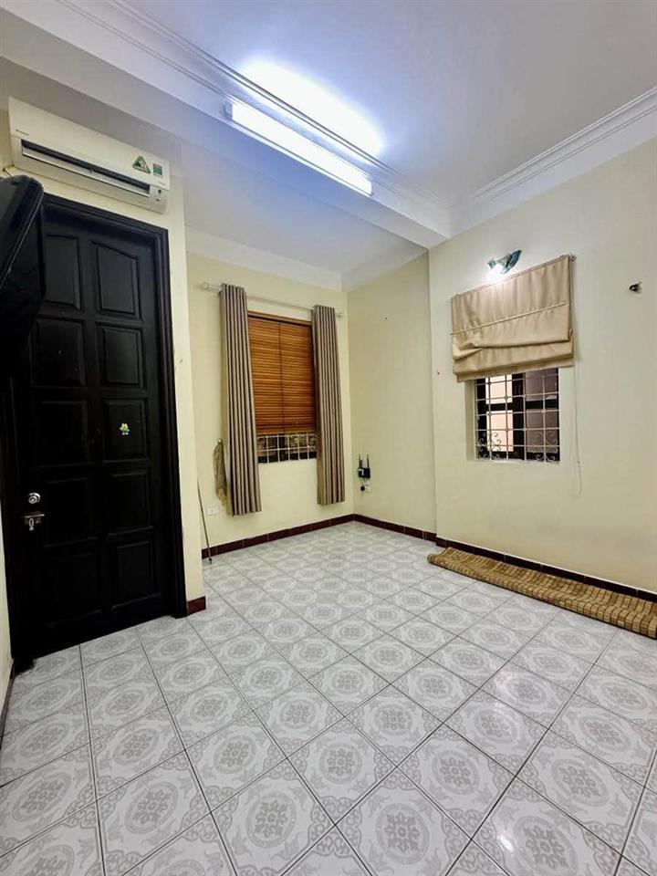 Bán nhà phố Kim Ngưu 40m2, 4 tầng, mặt tiền 5m, 9.9 tỉ, ngõ rộng xe máy quay đầu, ở luôn