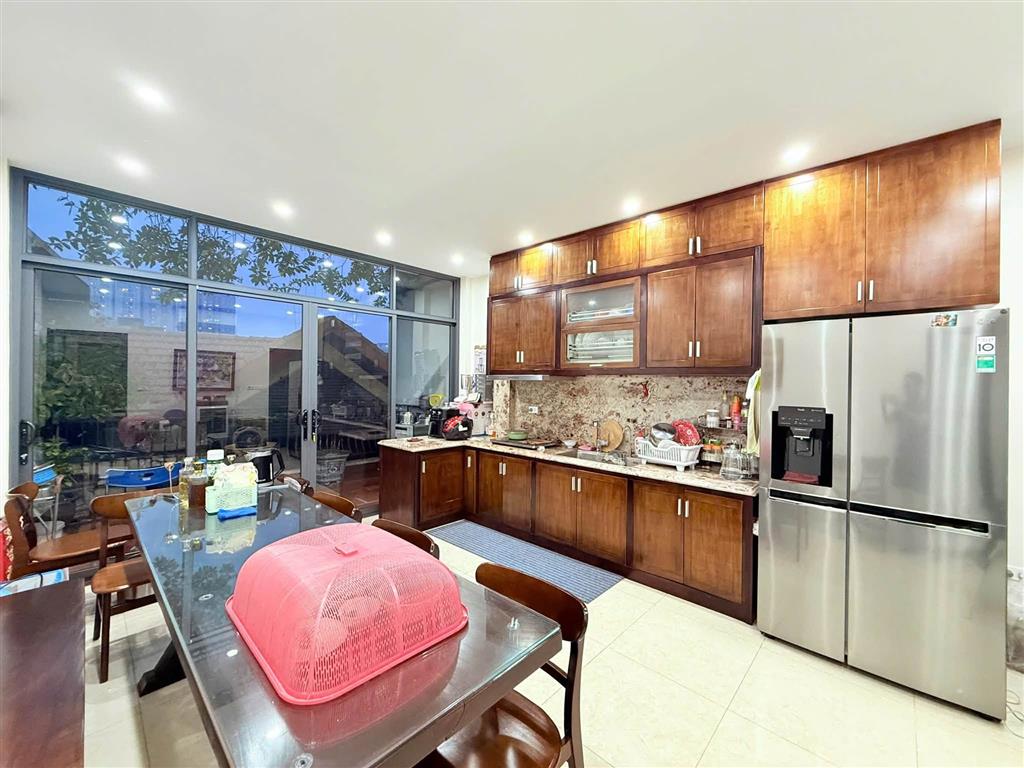 Bán nhà mặt phố Võ Văn Dũng, 55m2, 9 tầng thang máy, mặt tiền 4.5m, 32 tỉ, vỉa hè, kinh