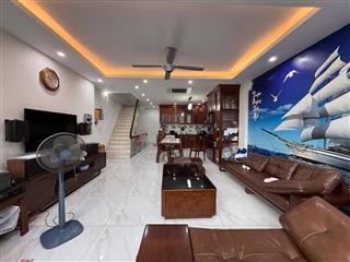 Bán nhà Nguyễn Thái Học, 60m2, 5 tầng, mặt tiền 4m, 21 tỉ, gần mặt phố, ngõ rộng, KD