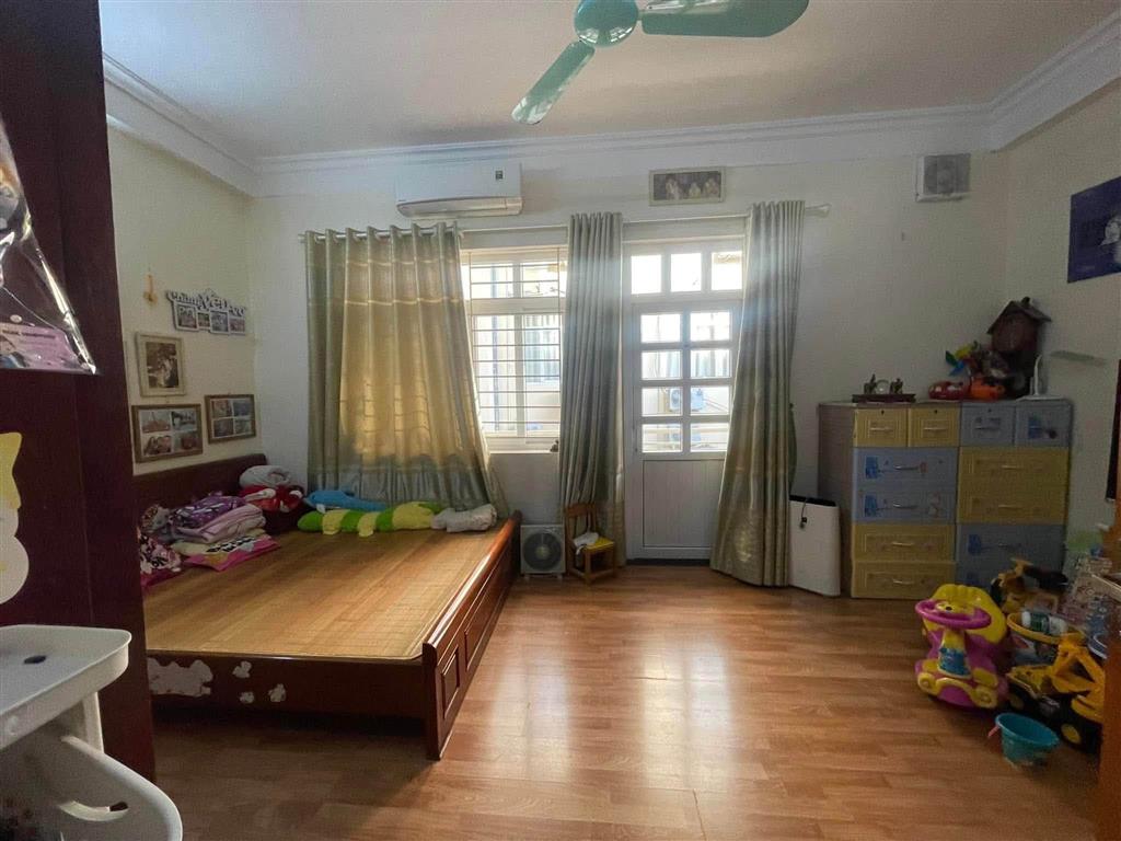 Bán nhà Lý Nam Đế, 70m2, 6 tầng thang máy, mặt tiền 6m, 40 tỉ, nhà đẹp ở luôn, kinh doanh