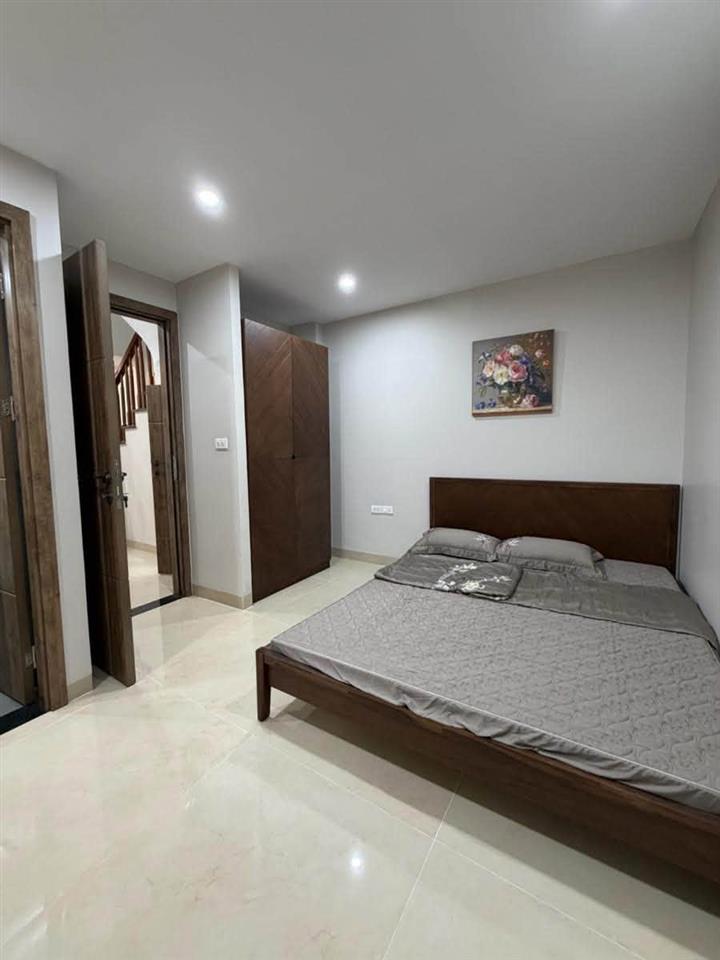 Bán nhà Lò Đúc 4 tầng, mặt tiền 4.1m, 40m2, 11.8 tỷ, lô góc, ngõ rộng, KD homestay