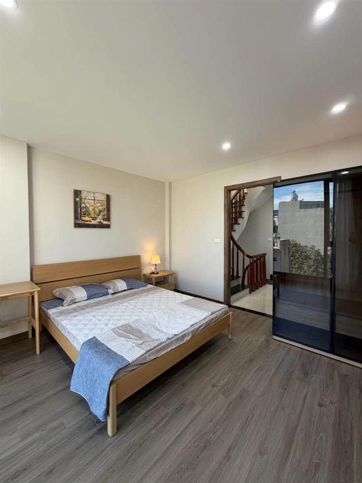 Bán nhà Lò Đúc 4 tầng, mặt tiền 4.1m, 40m2, 11.8 tỷ, lô góc, ngõ rộng, KD homestay