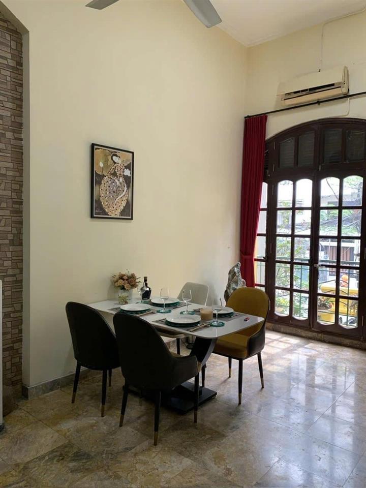 Bán nhà Nguyễn Tri Phương, 130m2, 4 tầng, mặt tiền 6.1m, 68 tỉ, ngõ ô tô vào nhà, kinh