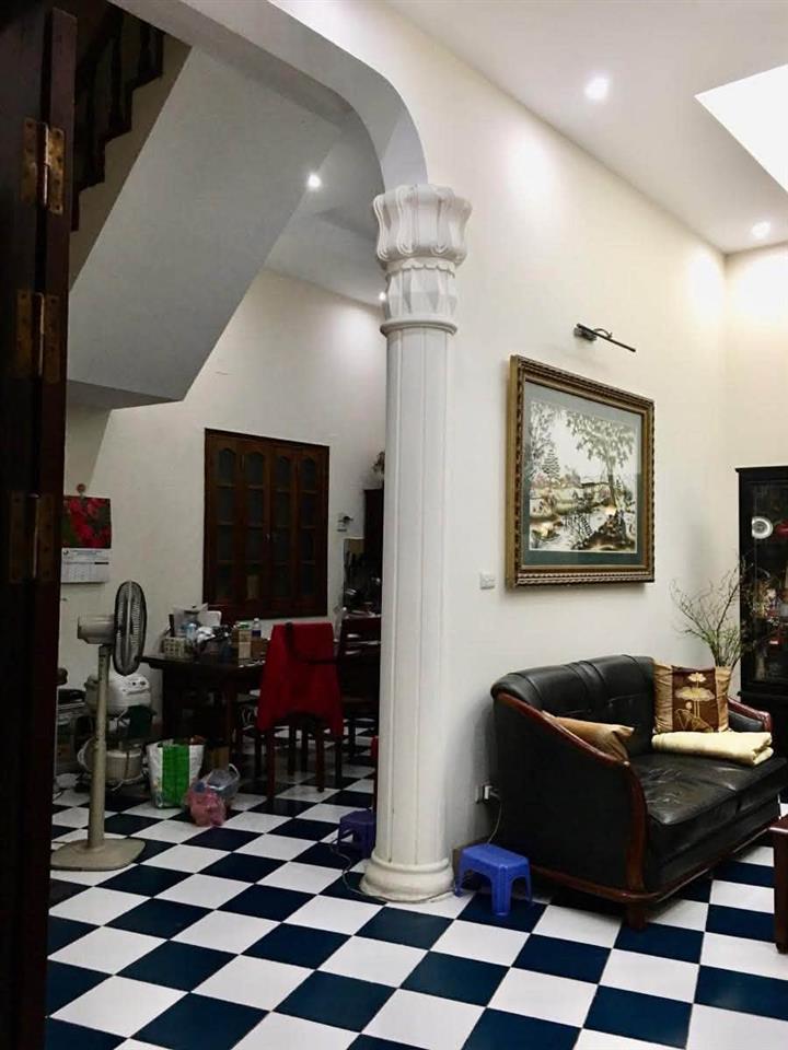 Bán nhà Hàng Chuối, 40m2, 4 tầng, mặt tiền 5.3m, 15.7 tỉ, lô góc 2 mặt thoáng, ngõ rộng