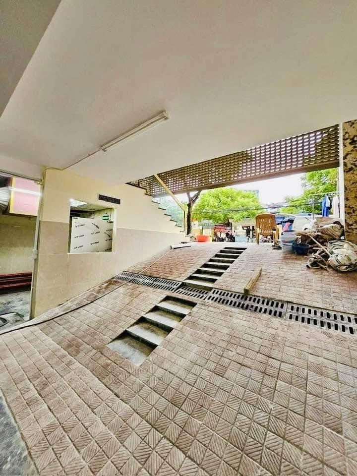 Bán nhà mặt phố Bùi Thị Xuân, 130m2, 10 tầng và 1 hầm thang máy, mặt tiền 6.5m, 117.5 tỉ