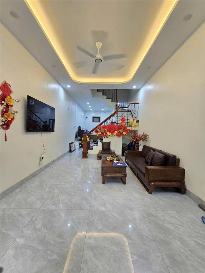 Chính chủ bán nhà phố Hàng Giày, 4 tầng, mặt tiền 10m, 90m2, 32 tỉ, homestay đỉnh