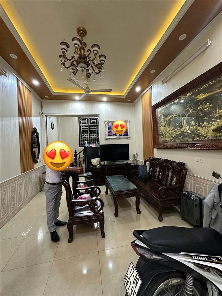 Bán nhà phố Thanh Nhàn, 40m2, 4 tầng, mặt tiền 4m, 12.3 tỉ, ô tô đỗ cửa, cách mặt phố 30m