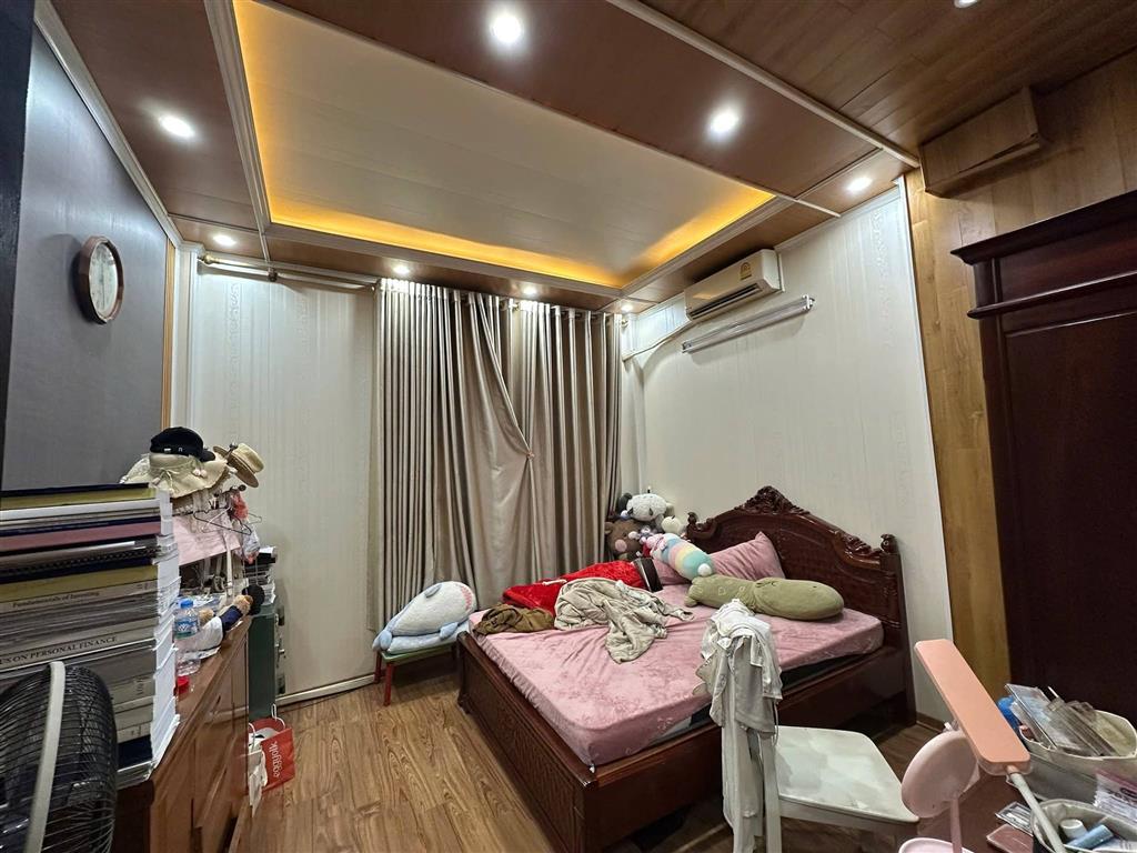 Bán nhà phố Thanh Nhàn, 40m2, 4 tầng, mặt tiền 4m, 12.3 tỉ, ô tô đỗ cửa, cách mặt phố 30m