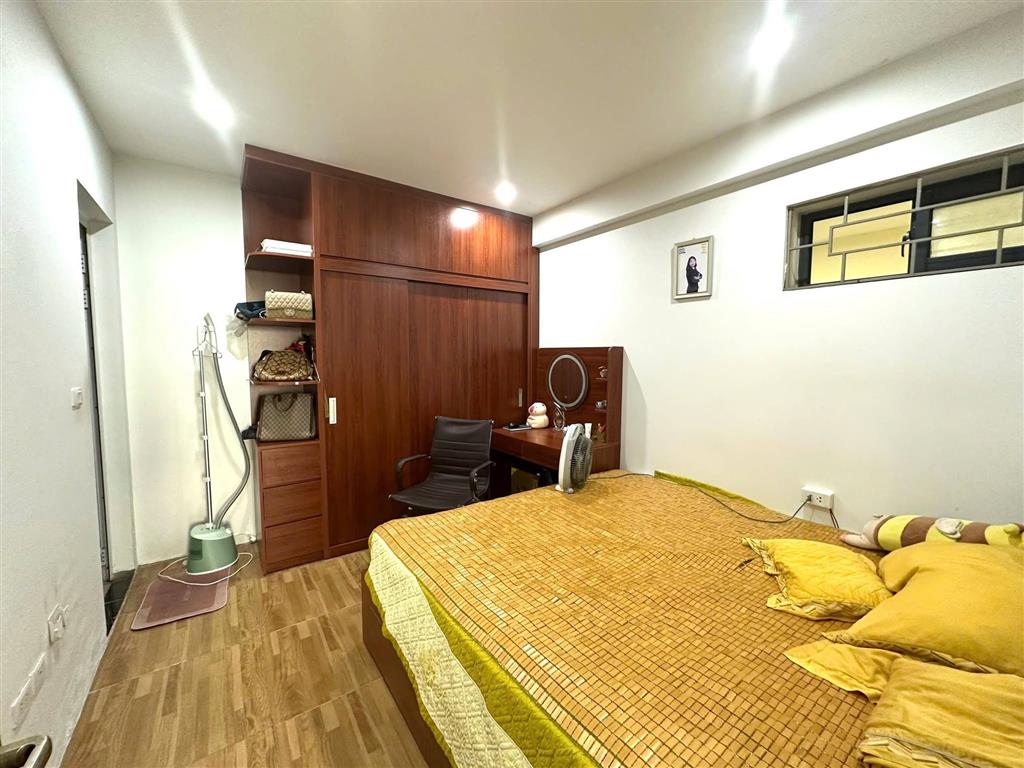 Bán nhà mặt phố Hàng Lược, 30m2, 4 tầng, 16.5 tỉ, vỉa hè, cho thuê 22tr/tháng