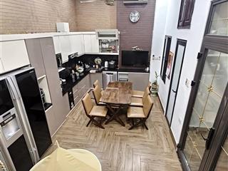 Bán nhà Quán Thánh, 101m2, 4 tầng, mặt tiền 5.5m, 31.5 tỉ, kinh doanh homestay tuyệt đẹp