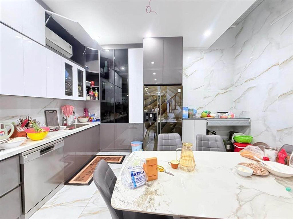 Bán nhà mặt phố Dương Văn Bé, 70m2, 8 tầng thang máy, mặt tiền 6m, 46 tỉ, kinh doanh đỉnh
