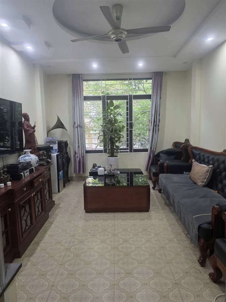 Bán nhà mặt phố Nguyễn Công Trứ, 45m2, 3 tầng, mặt tiền 4.2m, 31 tỉ, kinh doanh