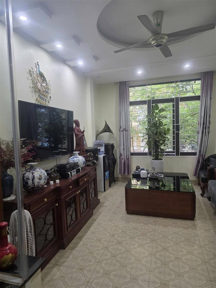 Bán nhà mặt phố Nguyễn Công Trứ, 45m2, 3 tầng, mặt tiền 4.2m, 31 tỉ, kinh doanh