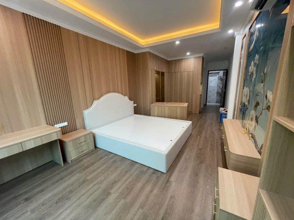 Bán nhà phố Cù Chính Lan, Thanh Xuân 83m, 4 tầng, mt 4.2m. Giá: 27.2 tỷ