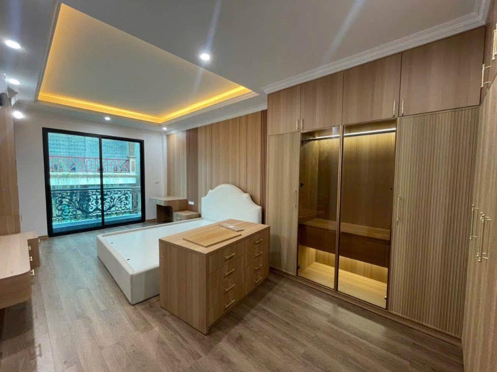 Bán nhà phố Cù Chính Lan, Thanh Xuân 83m, 4 tầng, mt 4.2m. Giá: 27.2 tỷ