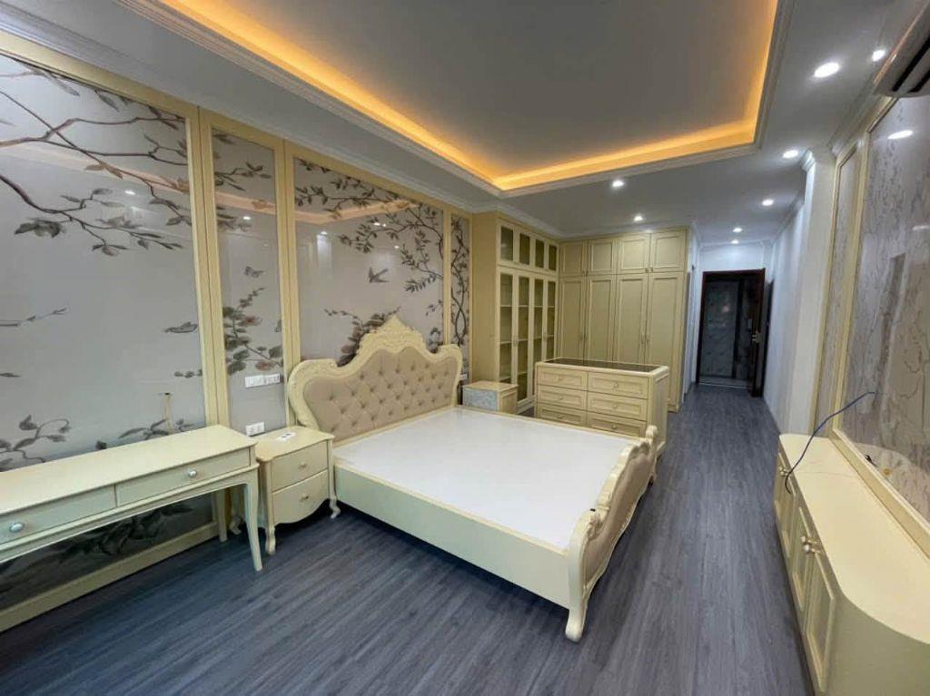 Bán nhà phố Cù Chính Lan, Thanh Xuân 83m, 4 tầng, mt 4.2m. Giá: 27.2 tỷ