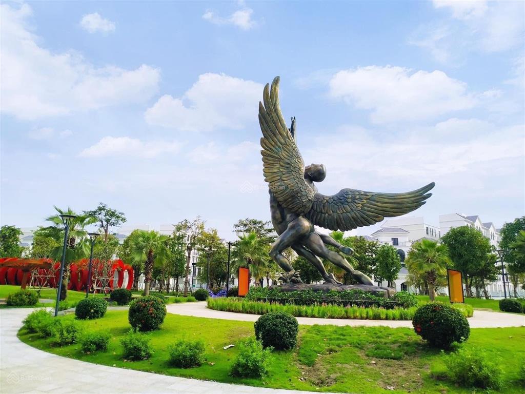 Rổ hàng cần ra gấp vinhomes q9 studio giá từ 1,6 tỷ, 2pn giá từ 2,2 tỷ  0938 393 ***