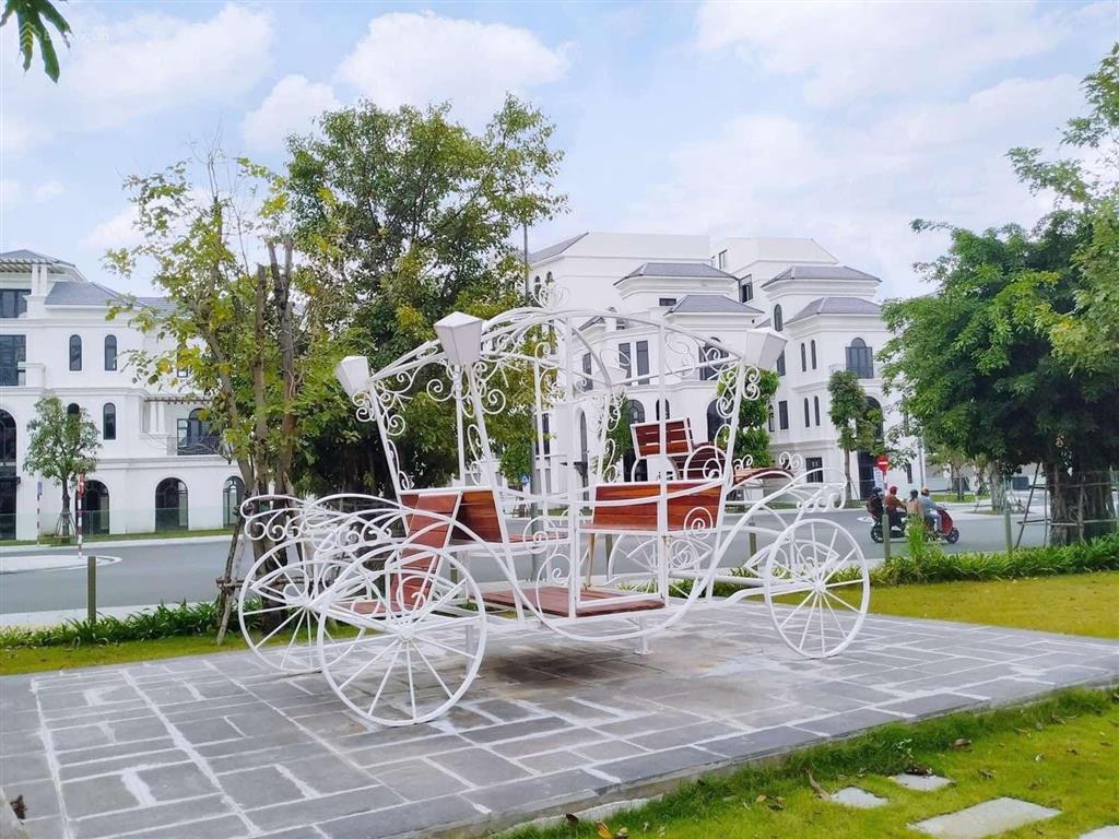 Rổ hàng cần ra gấp vinhomes q9 studio giá từ 1,6 tỷ, 2pn giá từ 2,2 tỷ  0938 393 ***