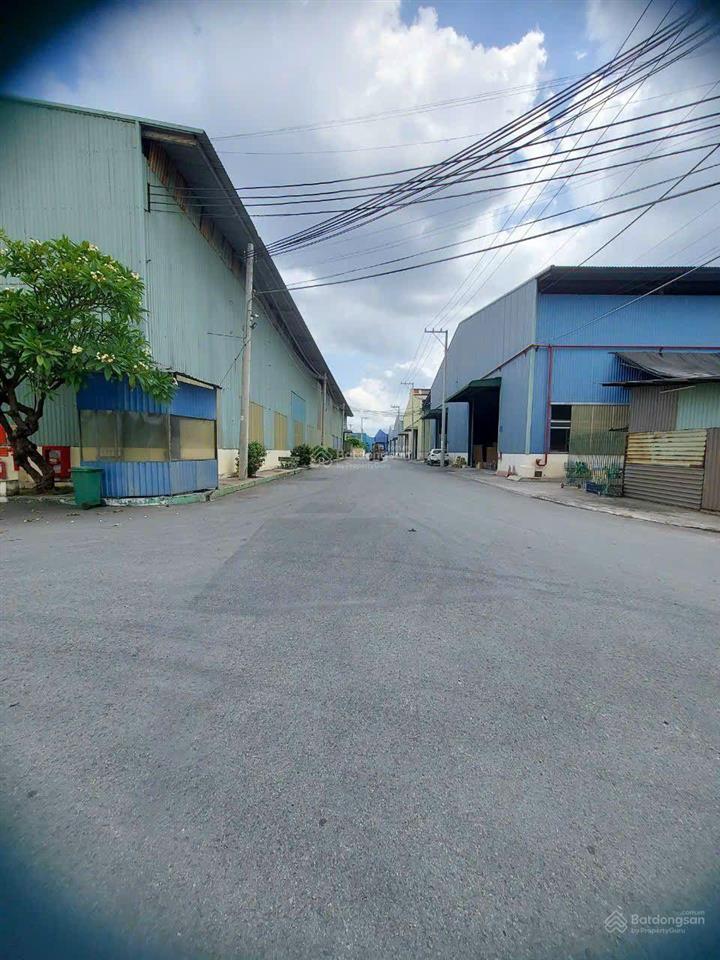 Cho thuê kho xưởng 2.100 m2 giá 65 nghìn đ/ m2 đường quốc lộ 1a xã long hiệp bến lức long an