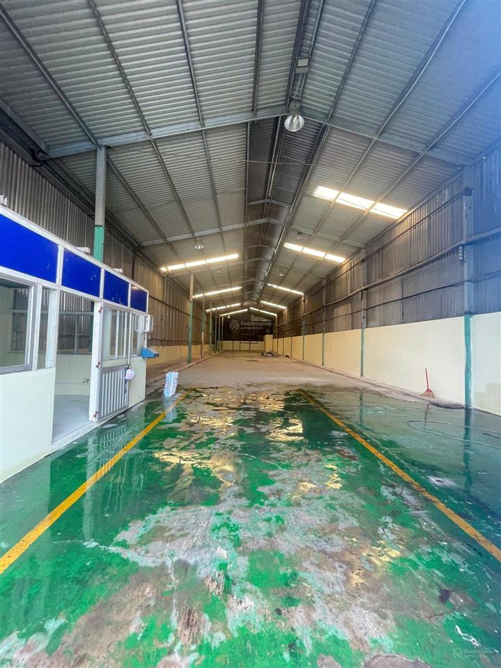 Cho thuê kho xưởng 600 m2 giá 35 triệu / đường lê đình chi xã lê minh xuân bình chánh tphcm