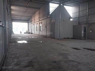 Cho thuê kho xưởng 400 m2 giá 20 triệu / đường nguyễn hữu trí xã tân bửu huyện bến lức long an