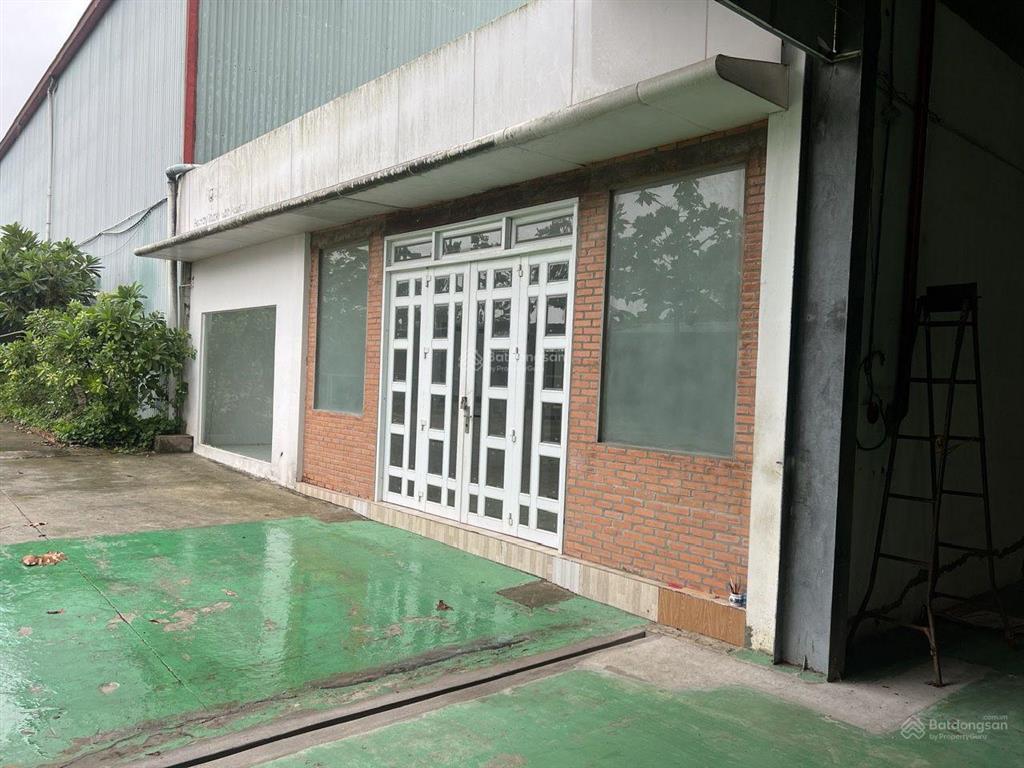 Cho thuê kho xưởng 3.500 m2 giá 175 triệu / đường hoàng anh phường khánh hậu tp tân an long an
