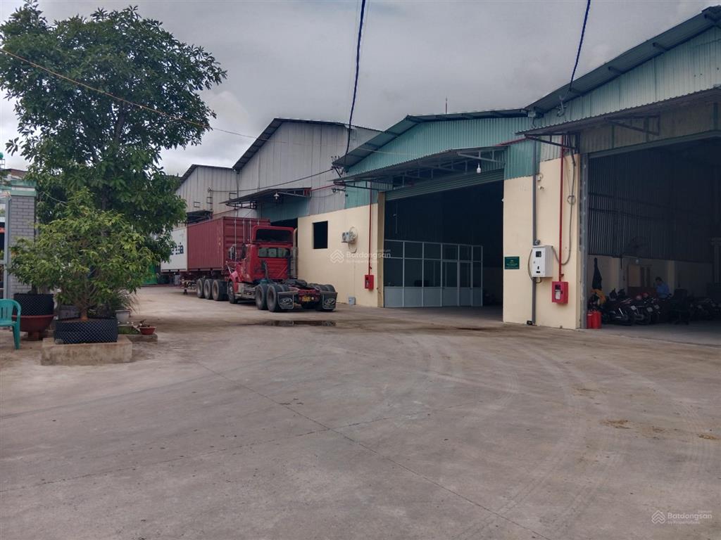 Cho thuê kho xưởng 1.000 m2 giá 60 triệu / đường đoàn nguyễn tuấn xã hưng long bình chánh tphcm