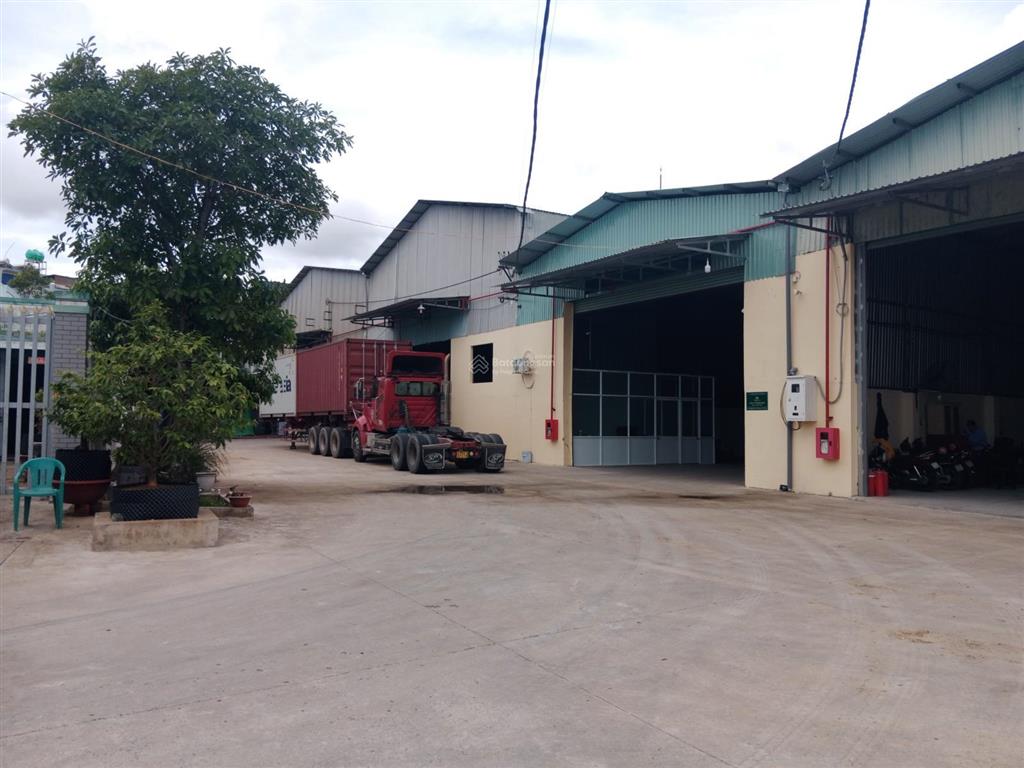 Cho thuê kho xưởng 1.000 m2 giá 60 triệu / đường đoàn nguyễn tuấn xã hưng long bình chánh tphcm