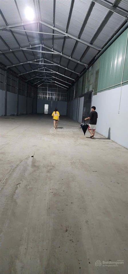 Cho thuê kho xưởng 700 m2 giá 27 triệu / đường tỉnh lộ 835, xã phước lợi, bến lức, long an