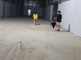 Cho thuê kho xưởng 700 m2 giá 30 triệu / đường tỉnh lộ 835 xã phước lợi bến lức long an