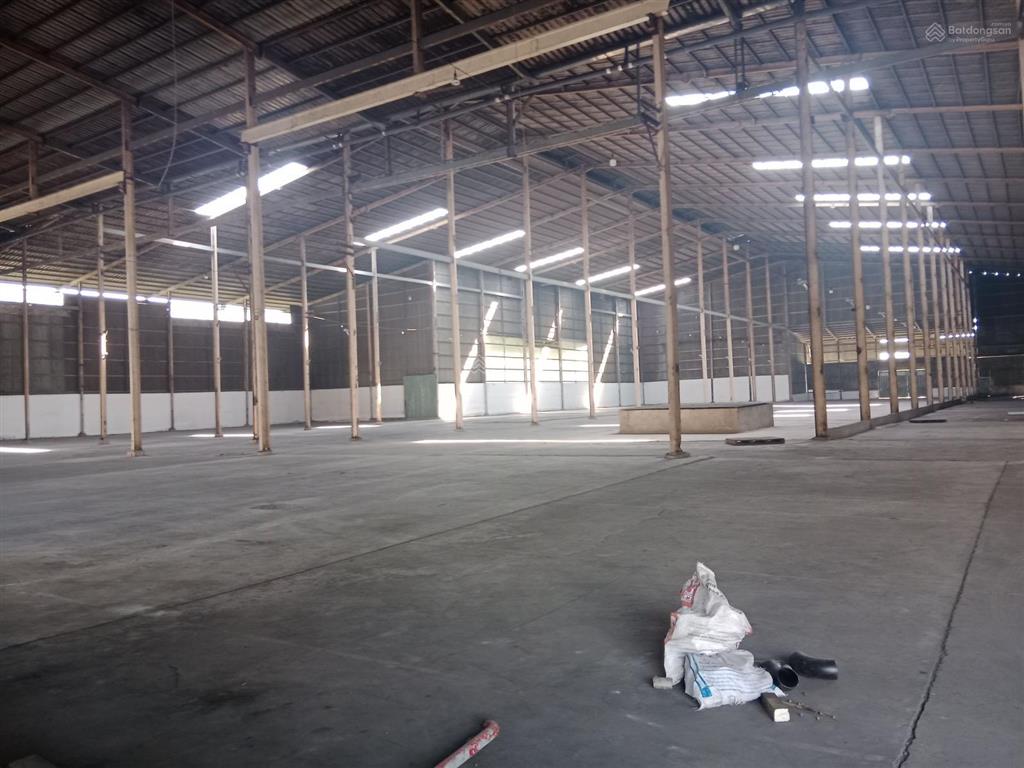 Cho thuê kho xưởng 2.000 m² giá 35 nghìn đ / m2 bao vat xã hướng thọ phú tp tân an long an