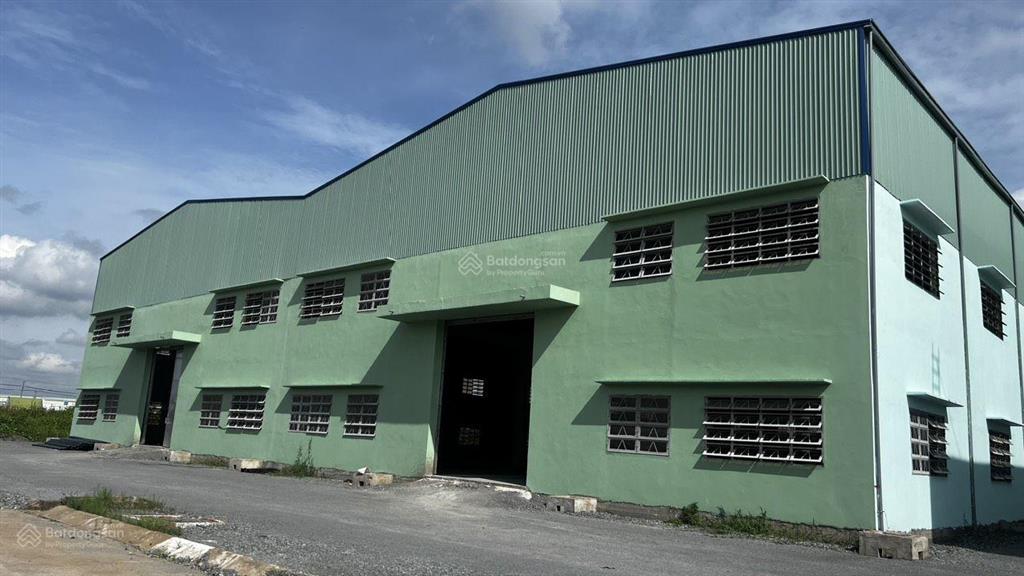 Cho thuê kho xưởng 5.200m2 giá 83 nghìn đ/m2 trong cụm công nghiệp xã lương bình bến lức long an