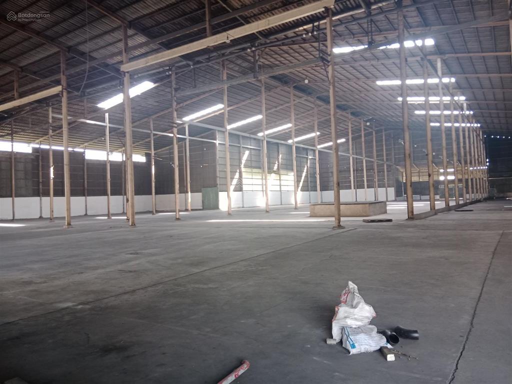 Cho thuê kho xưởng 3.000 m2 giá 40 nghìn đ/m2 bao vat xã hướng thọ phú tp tân an long an