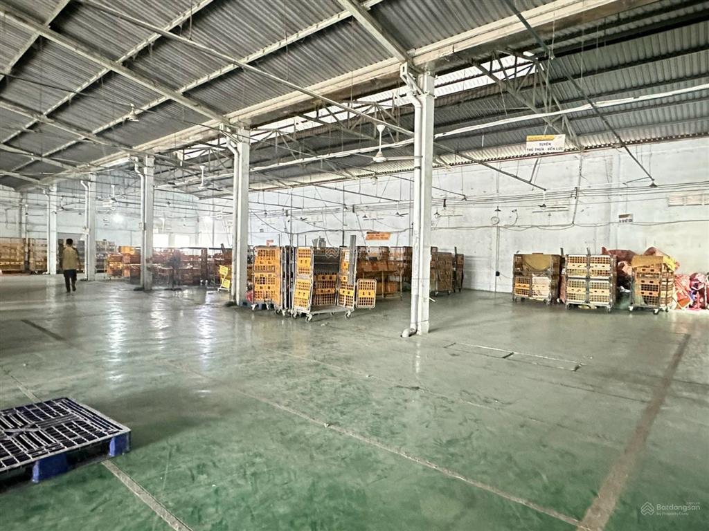 Cho thuê kho xưởng 1.800 m2 giá 40 triệu / đường quốc lộ 62 phường 6 thành phố tân an long an