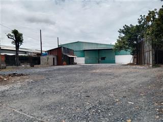 Cho thuê kho và sân 3.500 m2 giá 150 triệu / đường nguyễn hữu trí xã tân nhựt bình chánh tphcm