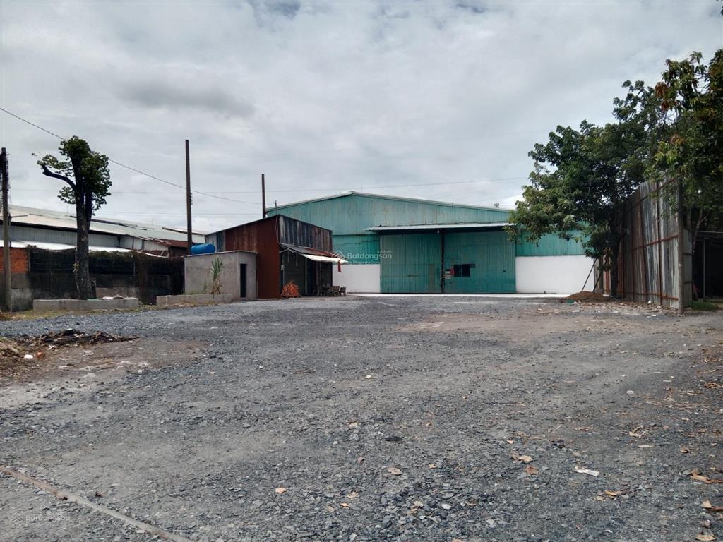 Cho thuê kho và sân 3.500m2 giá 150 triệu/th đường nguyễn hữu trí xã tân nhựt bình chánh tphcm