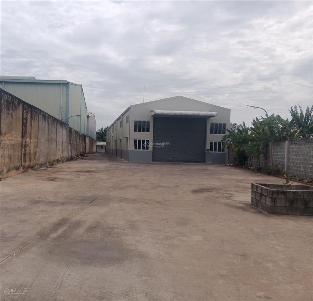 Cho thuê kho xưởng và sân 1.500 m2 giá 30 triệu / đường tỉnh lộ 826 xã mỹ lệ cần đước long an