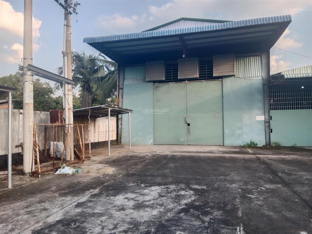 Cho thuê kho xưởng 2.000 m2 giá 55 triệu / đường quốc lộ 1a phường 5 thành phố tân an long an