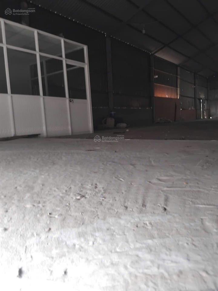 Cho thuê kho xưởng 300 m2 giá 10 triệu/th, thị trấn thủ thừa huyện thủ thừa tỉnh long an