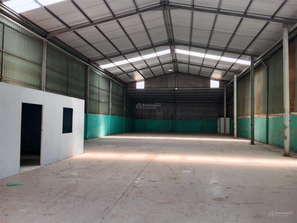 Cho thuê kho xưởng 650 m2 giá 40 triệu / đường lê đình chi xã lê minh xuân huyện bình chánh tphcm