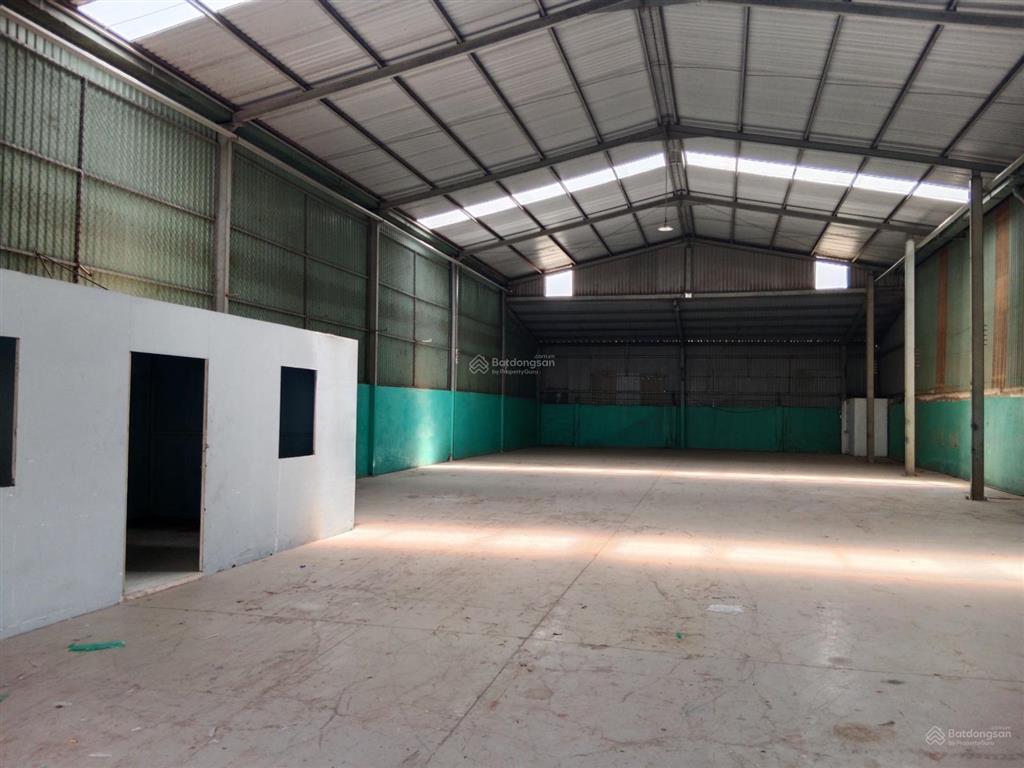 Cho thuê kho xưởng 650 m2 giá 40 triệu / đường lê đình chi xã lê minh xuân huyện bình chánh tphcm
