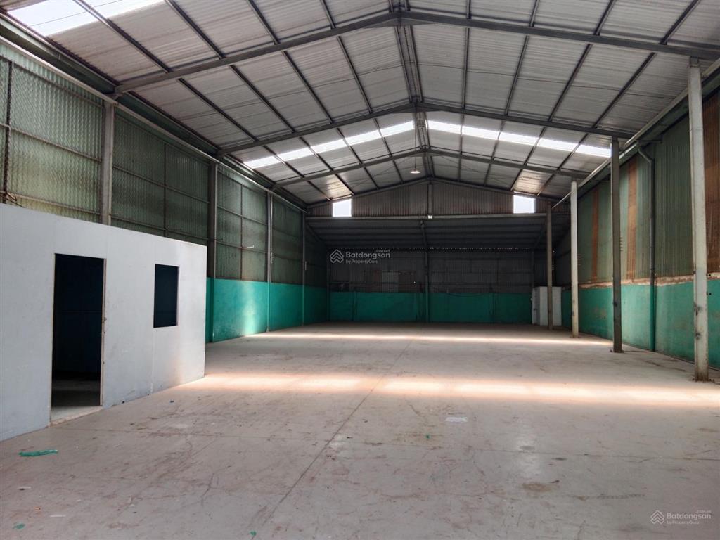 Cho thuê kho xưởng 650 m2 giá 40 triệu / đường lê đình chi xã lê minh xuân huyện bình chánh tphcm