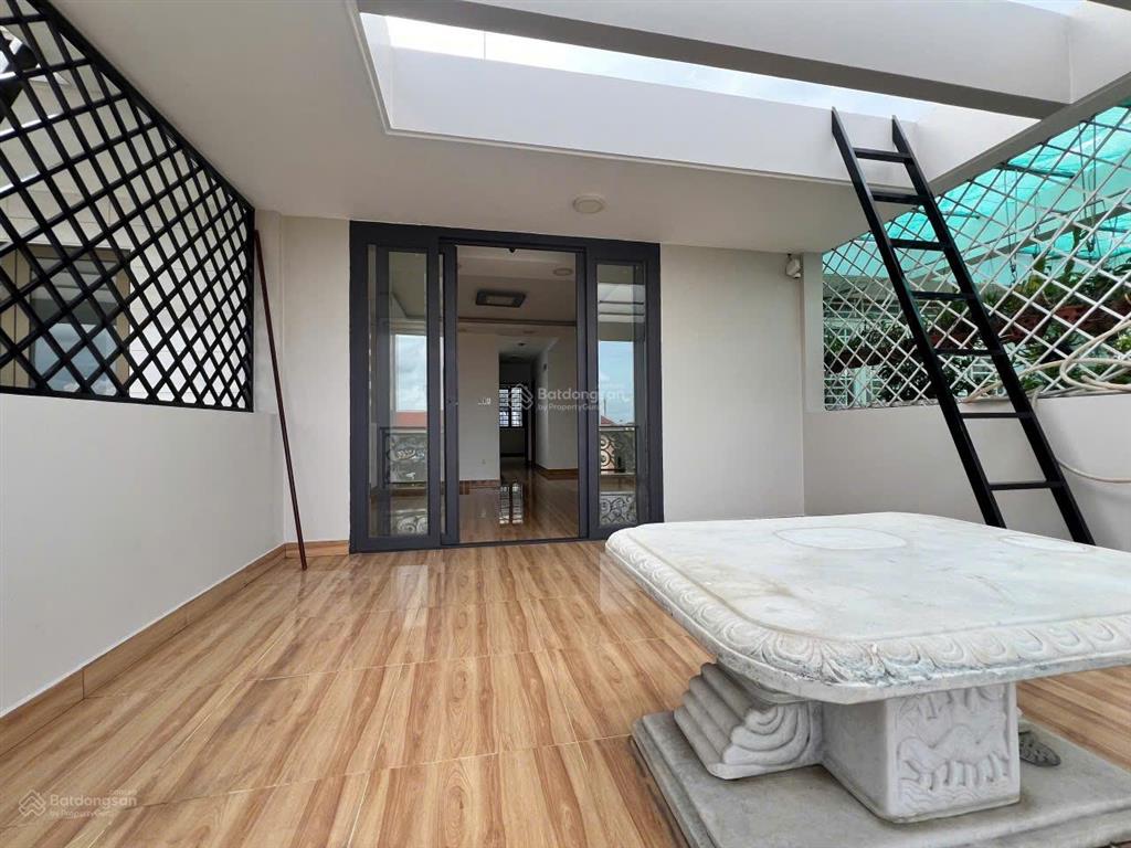 Nhà 5x20m xd 1 hầm, trệt, 3 lầu kdc đại phúc green villas đường phạm hùng, giá 12,5 tỷ