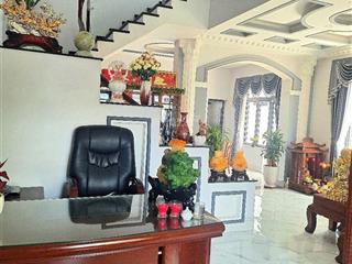 Bán biệt thự tại đại phúc green villas, 1 hầm, trệt, 2 lầu giá 19,5 tỷ vnd, 200m2